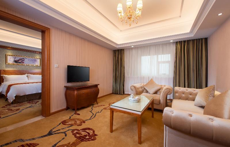 Vienna Hotel Guangzhou Airport Esterno foto