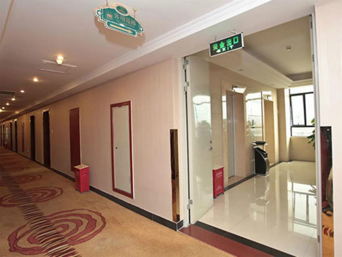 Vienna Hotel Guangzhou Airport Esterno foto