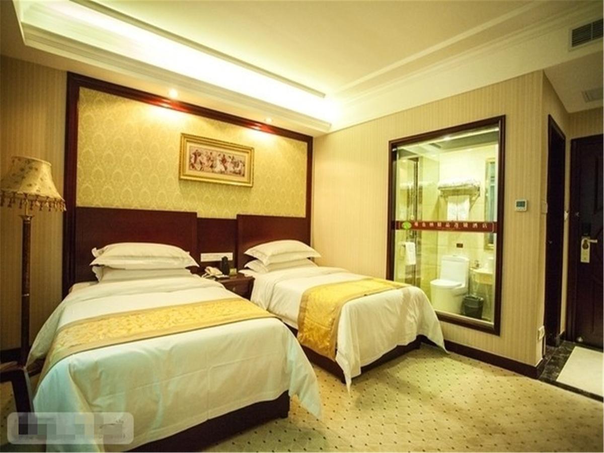 Vienna Hotel Guangzhou Airport Esterno foto