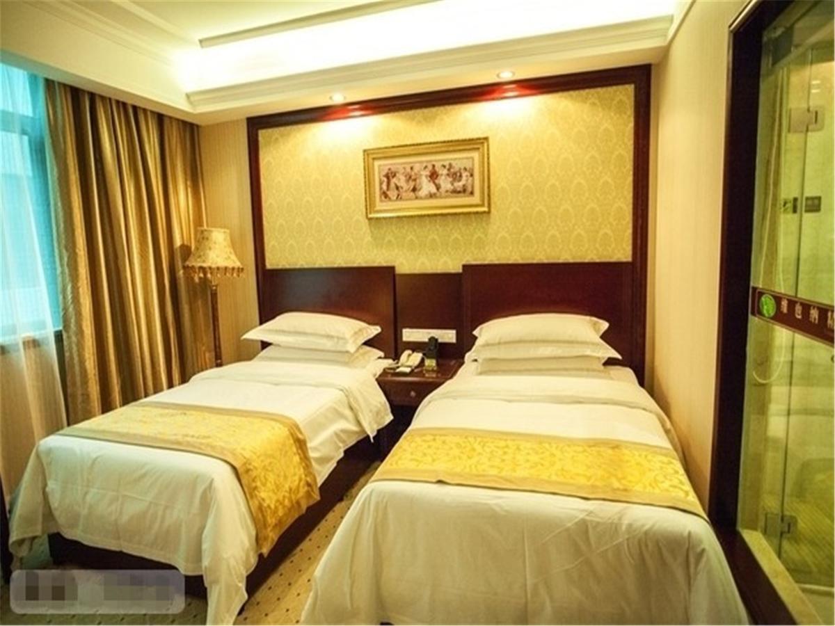 Vienna Hotel Guangzhou Airport Esterno foto