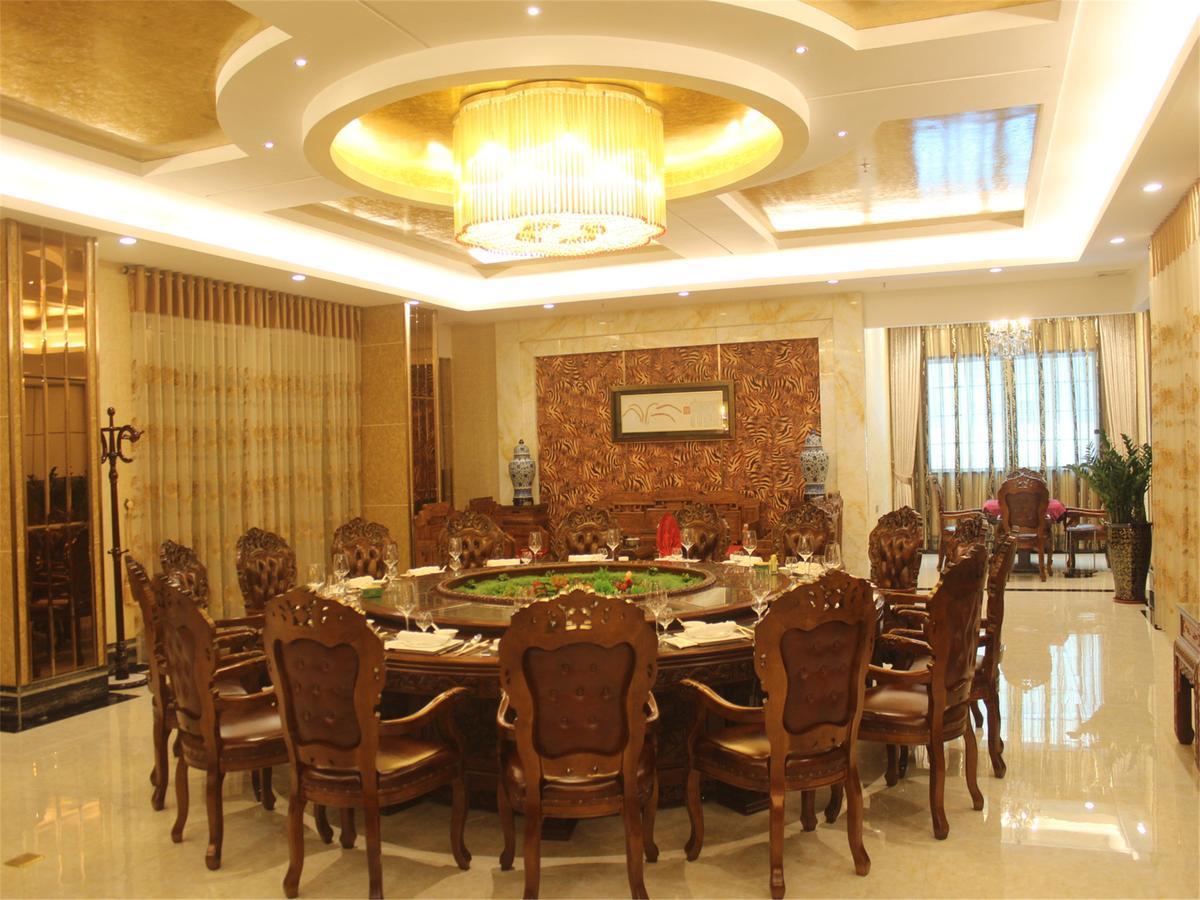 Vienna Hotel Guangzhou Airport Esterno foto