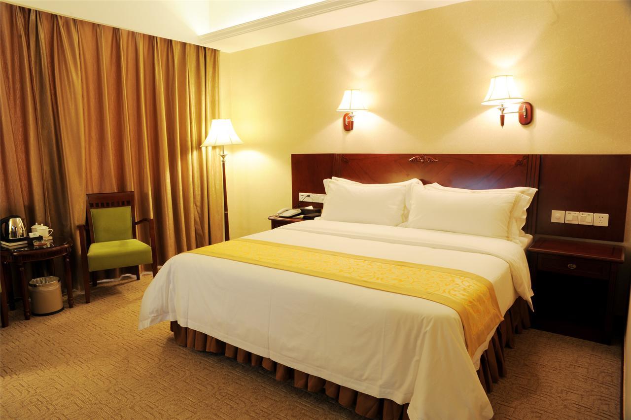 Vienna Hotel Guangzhou Airport Esterno foto