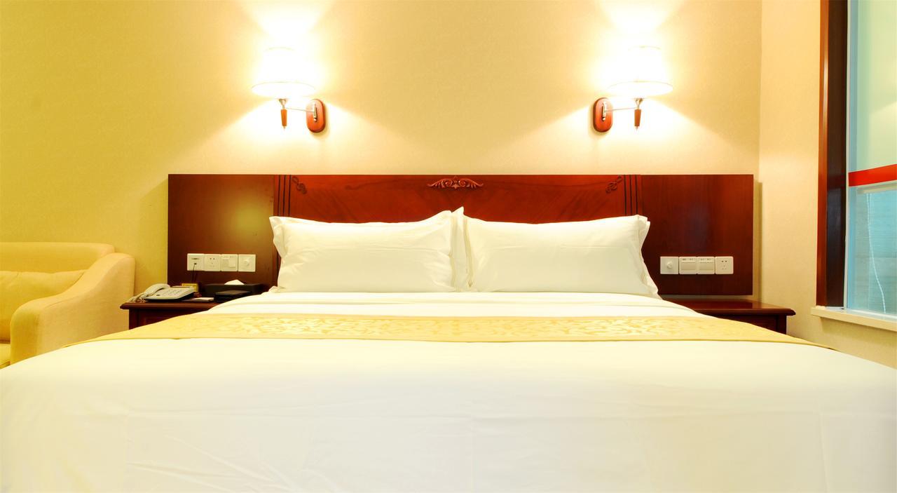 Vienna Hotel Guangzhou Airport Esterno foto