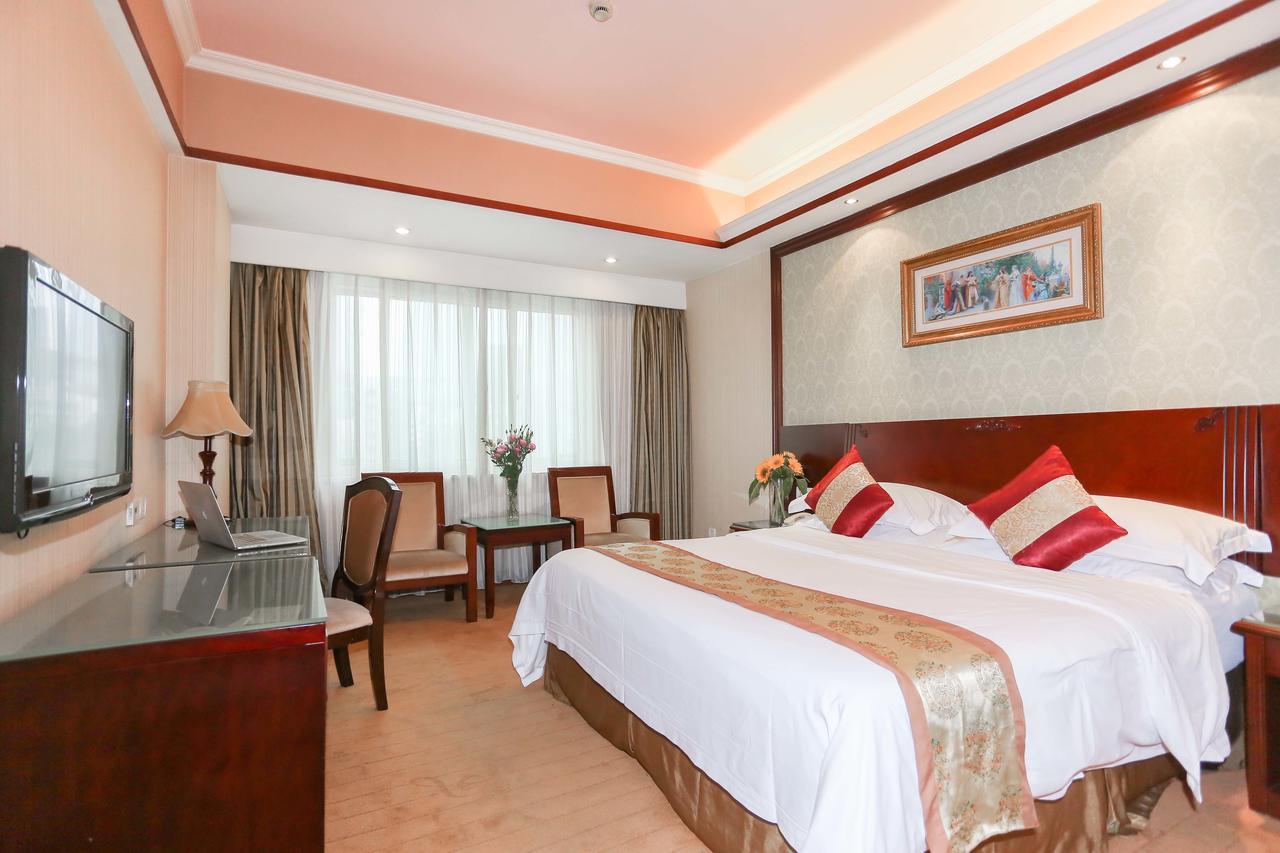 Vienna Hotel Guangzhou Airport Esterno foto