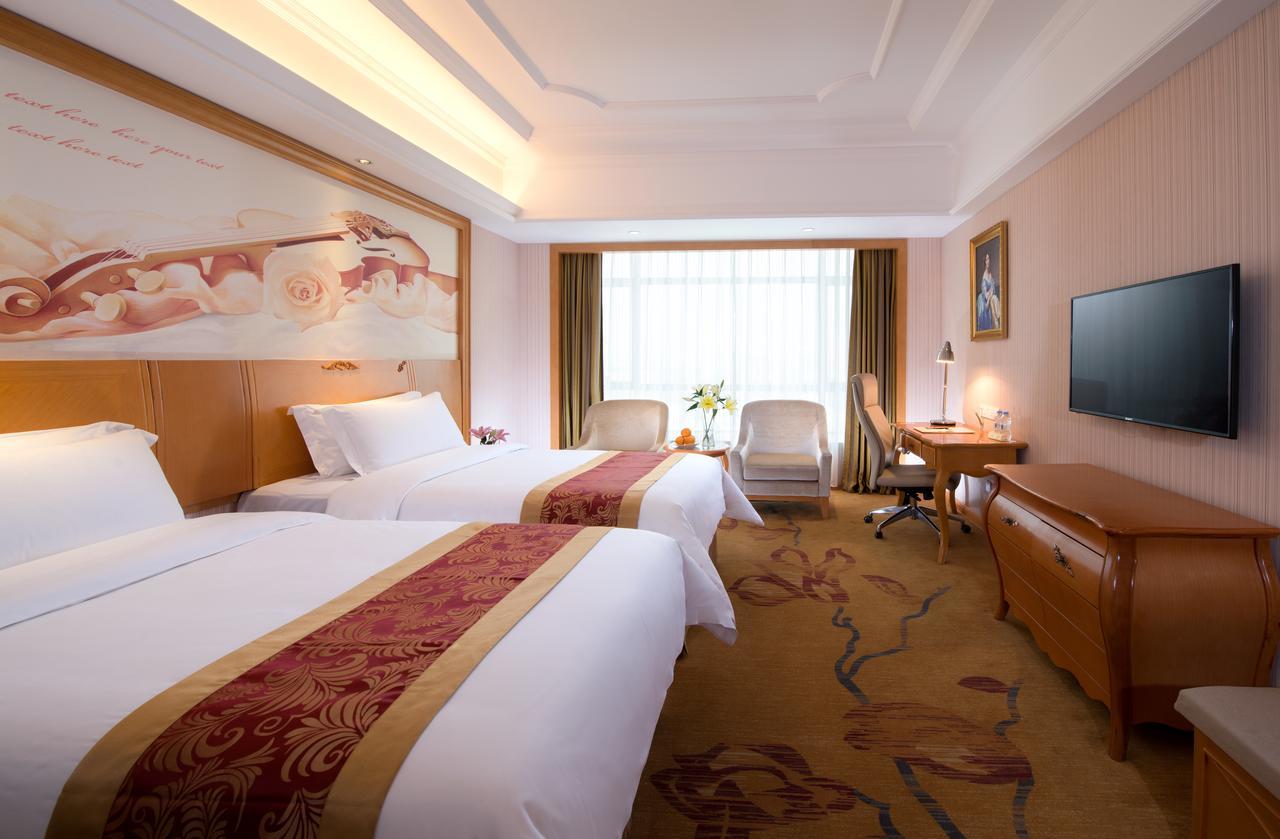 Vienna Hotel Guangzhou Airport Esterno foto