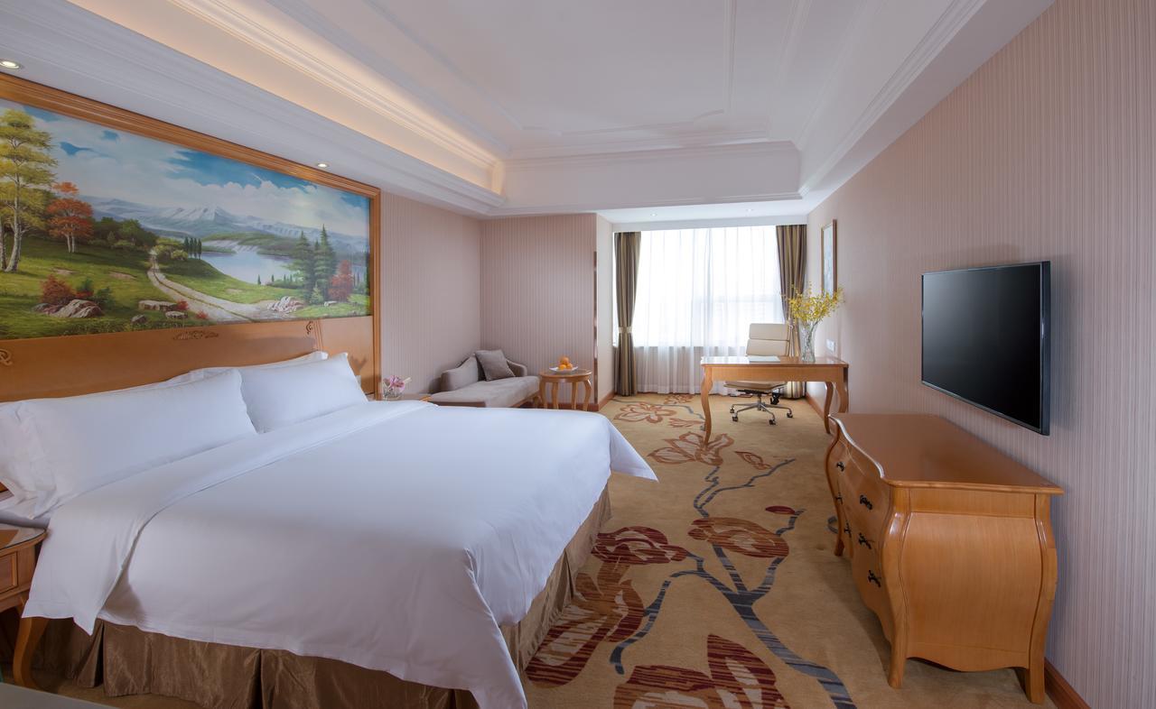 Vienna Hotel Guangzhou Airport Esterno foto